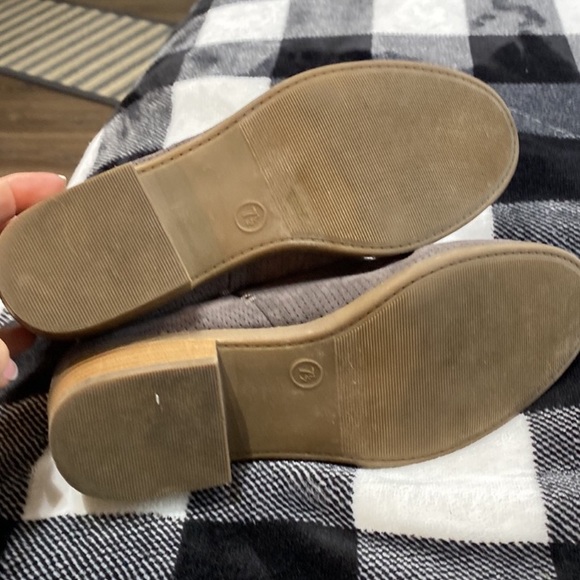 Universal Thread Booties - Picture 6 of 8